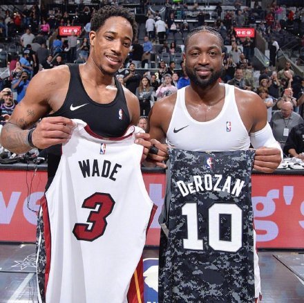 霍华德的肩 霍华德的肩