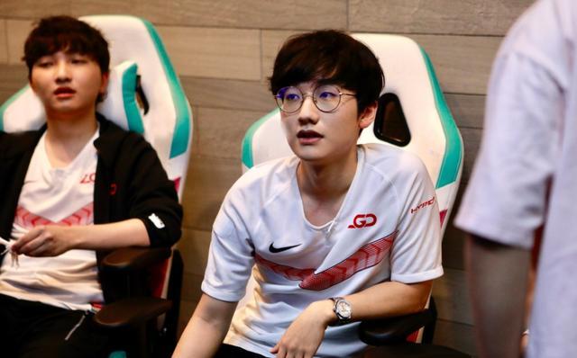 也展示了中 也展示了中