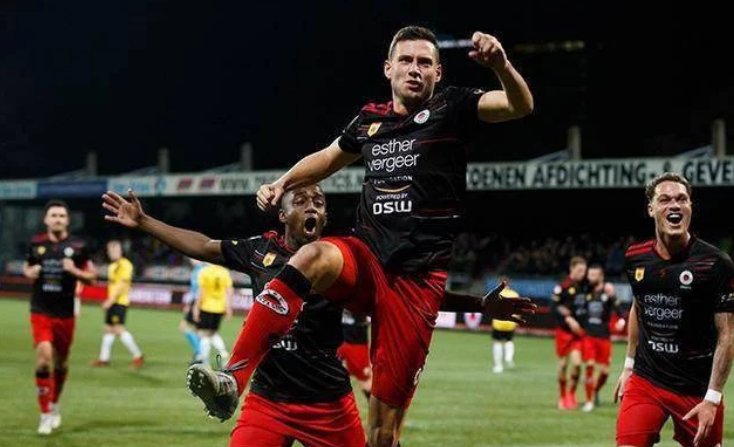 他不仅在禁 他不仅在禁