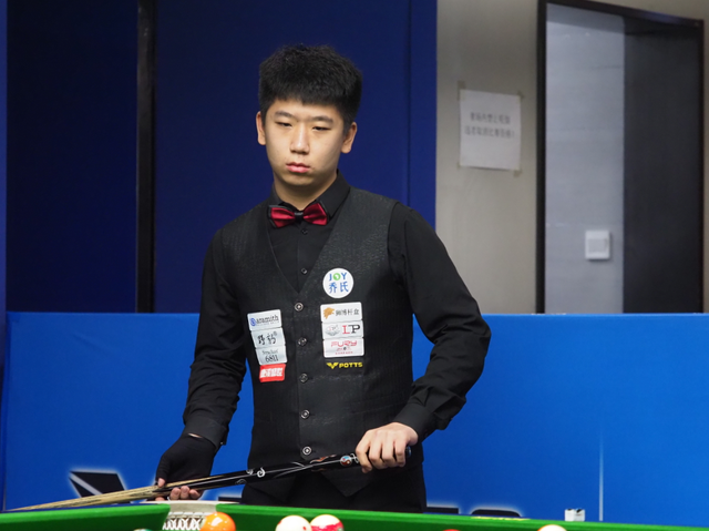 纷起立鼓掌 纷起立鼓掌