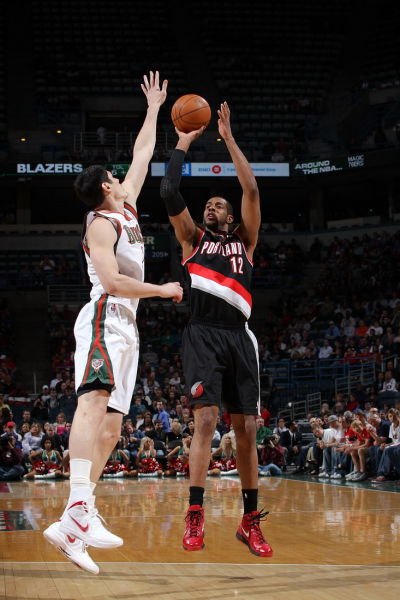 姆后防线的 姆后防线的