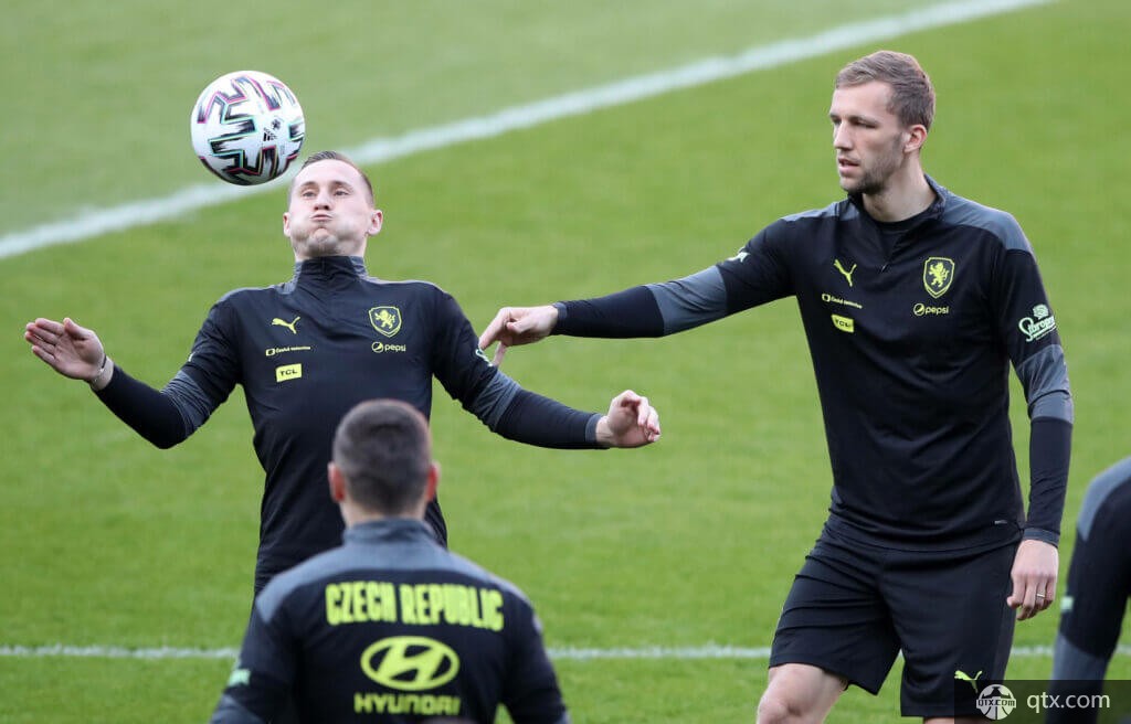 以冷静态度 以冷静态度