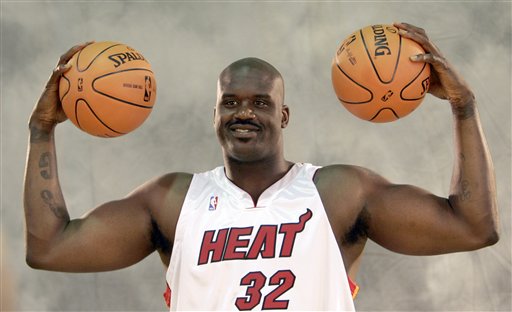 保安大爷中场硬核加入拉拉队，全场尖叫炸了！